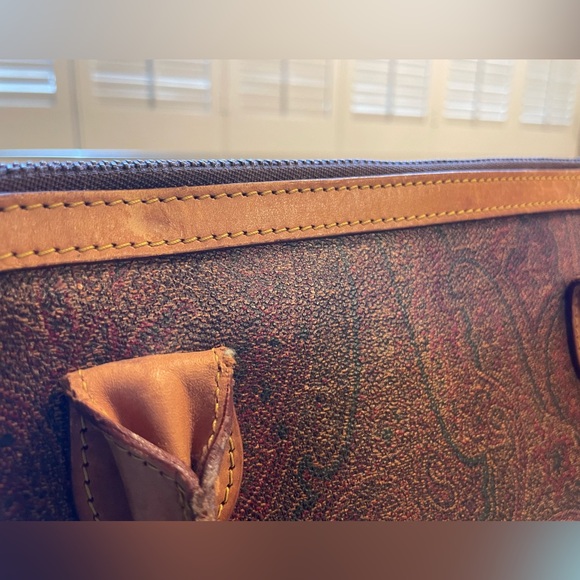 Authentic Vintage Etro Handbag - Picture 4 of 16